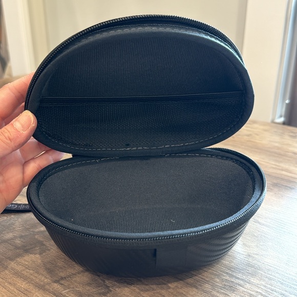 GEEKRIA Headphone (with Microphone) Case - Picture 4 of 6